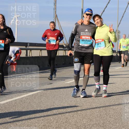 03.10.2025 - Köhlbrandbrückenlauf Strokosch-Dieckow http://msf.ph/oto/9120763 03.10.2025 09:55:49 Position 2 2234, 1717, 1762 meine-sportfotos.de
