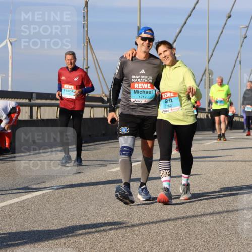 03.10.2025 - Köhlbrandbrückenlauf Strokosch-Dieckow http://msf.ph/oto/9120773 03.10.2025 09:55:49 Position 2 2408, 1717, 1762 meine-sportfotos.de