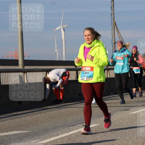 03.10.2025 - Köhlbrandbrückenlauf Strokosch-Dieckow http://msf.ph/oto/9120799 03.10.2025 09:55:53 Position 2 2235, 3519 meine-sportfotos.de