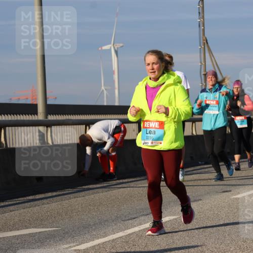 03.10.2025 - Köhlbrandbrückenlauf Strokosch-Dieckow http://msf.ph/oto/9120804 03.10.2025 09:55:53 Position 2 2235 meine-sportfotos.de