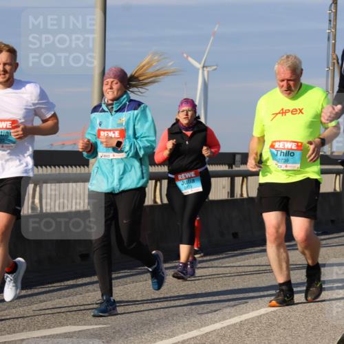 03.10.2025 - Köhlbrandbrückenlauf Strokosch-Dieckow http://msf.ph/oto/9120840 03.10.2025 09:55:56 Position 2 520, 2829, 2739, 3147 meine-sportfotos.de