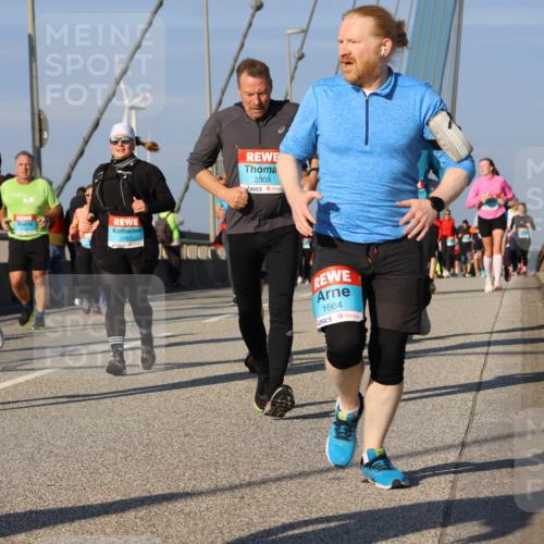 03.10.2025 - Köhlbrandbrückenlauf Strokosch-Dieckow http://msf.ph/oto/9120884 03.10.2025 09:55:59 Position 2 3706, 2787, 2308, 1664 meine-sportfotos.de