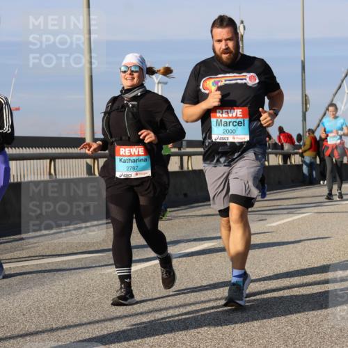 03.10.2025 - Köhlbrandbrückenlauf Strokosch-Dieckow http://msf.ph/oto/9120902 03.10.2025 09:56:03 Position 2 2524, 2787, 2000, 2111 meine-sportfotos.de