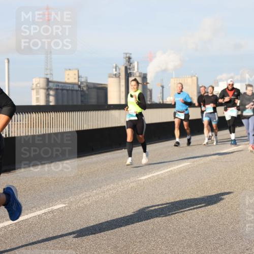03.10.2025 - Köhlbrandbrückenlauf Lena Gebhardt http://msf.ph/oto/9124430 03.10.2025 09:45:51 Position 2 3790 meine-sportfotos.de