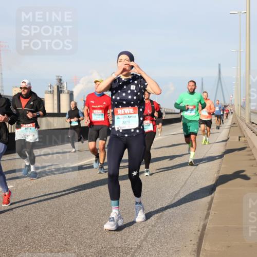 03.10.2025 - Köhlbrandbrückenlauf Lena Gebhardt http://msf.ph/oto/9124520 03.10.2025 09:45:55 Position 2 1284, 1219, 2979 meine-sportfotos.de