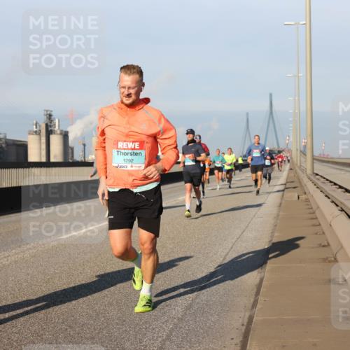 03.10.2025 - Köhlbrandbrückenlauf Lena Gebhardt http://msf.ph/oto/9124623 03.10.2025 09:45:58 Position 2 1292 meine-sportfotos.de