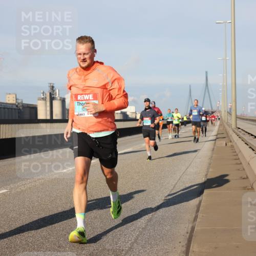 03.10.2025 - Köhlbrandbrückenlauf Lena Gebhardt http://msf.ph/oto/9124639 03.10.2025 09:45:58 Position 2 129 meine-sportfotos.de