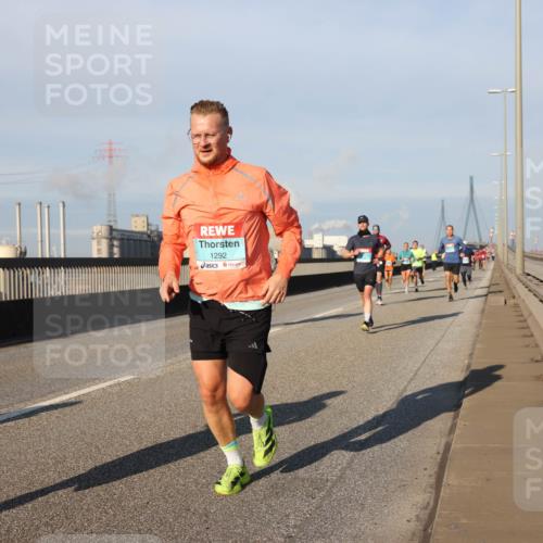 03.10.2025 - Köhlbrandbrückenlauf Lena Gebhardt http://msf.ph/oto/9124654 03.10.2025 09:45:58 Position 2 1292 meine-sportfotos.de