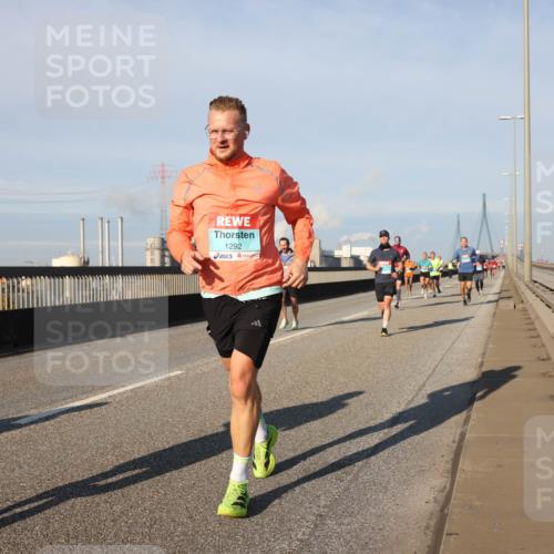 03.10.2025 - Köhlbrandbrückenlauf Lena Gebhardt http://msf.ph/oto/9124669 03.10.2025 09:45:58 Position 2 1292 meine-sportfotos.de