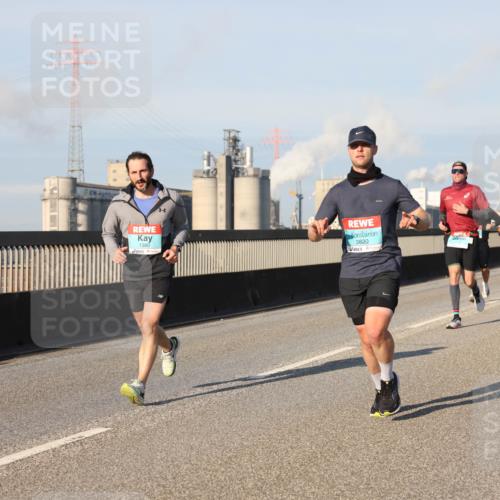 03.10.2025 - Köhlbrandbrückenlauf Lena Gebhardt http://msf.ph/oto/9124705 03.10.2025 09:46:00 Position 2 1380, 3820 meine-sportfotos.de