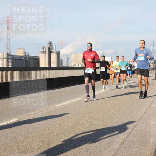 03.10.2025 - Köhlbrandbrückenlauf Lena Gebhardt http://msf.ph/oto/9124746 03.10.2025 09:46:01 Position 2  meine-sportfotos.de
