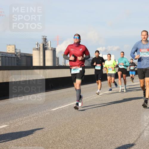 03.10.2025 - Köhlbrandbrückenlauf Lena Gebhardt http://msf.ph/oto/9124769 03.10.2025 09:46:01 Position 2 1058 meine-sportfotos.de