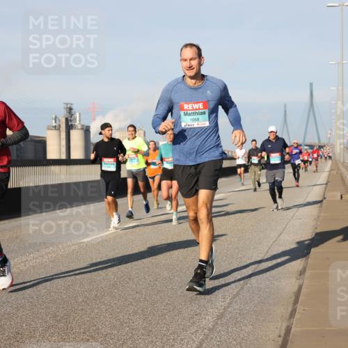 03.10.2025 - Köhlbrandbrückenlauf Lena Gebhardt http://msf.ph/oto/9124817 03.10.2025 09:46:03 Position 2 3118, 1058 meine-sportfotos.de
