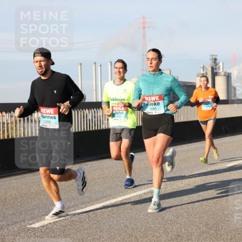 03.10.2025 - Köhlbrandbrückenlauf Lena Gebhardt http://msf.ph/oto/9124894 03.10.2025 09:46:05 Position 2 1205, 1280, 1182 meine-sportfotos.de