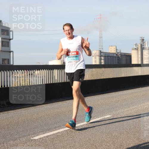 03.10.2025 - Köhlbrandbrückenlauf Lena Gebhardt http://msf.ph/oto/9126272 03.10.2025 09:46:11 Position 2 1176 meine-sportfotos.de