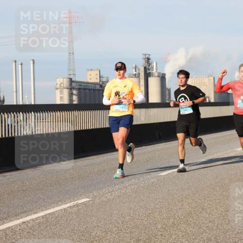 03.10.2025 - Köhlbrandbrückenlauf Lena Gebhardt http://msf.ph/oto/9126304 03.10.2025 09:46:16 Position 2 1, 1165, 1273 meine-sportfotos.de