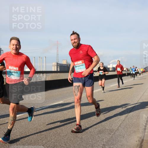 03.10.2025 - Köhlbrandbrückenlauf Lena Gebhardt http://msf.ph/oto/9126342 03.10.2025 09:46:18 Position 2 2901, 1165, 1273 meine-sportfotos.de