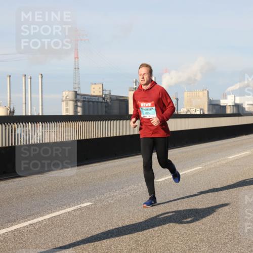 03.10.2025 - Köhlbrandbrückenlauf Lena Gebhardt http://msf.ph/oto/9126383 03.10.2025 09:46:20 Position 2 1225 meine-sportfotos.de