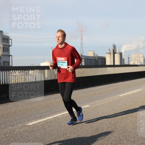 03.10.2025 - Köhlbrandbrückenlauf Lena Gebhardt http://msf.ph/oto/9126401 03.10.2025 09:46:21 Position 2 1225 meine-sportfotos.de