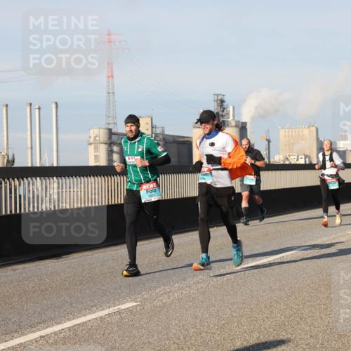 03.10.2025 - Köhlbrandbrückenlauf Lena Gebhardt http://msf.ph/oto/9126462 03.10.2025 09:46:25 Position 2 1526 meine-sportfotos.de