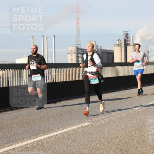 03.10.2025 - Köhlbrandbrückenlauf Lena Gebhardt http://msf.ph/oto/9126536 03.10.2025 09:46:28 Position 2 3165 meine-sportfotos.de