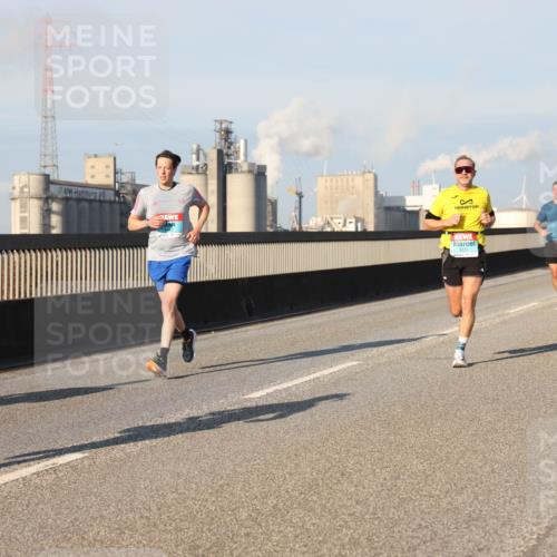 03.10.2025 - Köhlbrandbrückenlauf Lena Gebhardt http://msf.ph/oto/9126555 03.10.2025 09:46:29 Position 2 3165 meine-sportfotos.de
