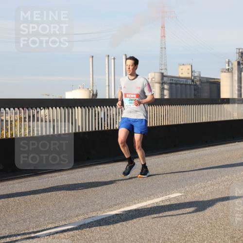 03.10.2025 - Köhlbrandbrückenlauf Lena Gebhardt http://msf.ph/oto/9126571 03.10.2025 09:46:30 Position 2 7, 2857 meine-sportfotos.de
