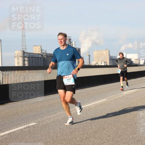 03.10.2025 - Köhlbrandbrückenlauf Lena Gebhardt http://msf.ph/oto/9126650 03.10.2025 09:46:33 Position 2 1357 meine-sportfotos.de