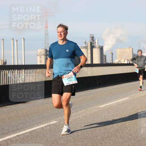 03.10.2025 - Köhlbrandbrückenlauf Lena Gebhardt http://msf.ph/oto/9126658 03.10.2025 09:46:33 Position 2 1357 meine-sportfotos.de