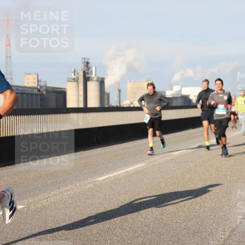 03.10.2025 - Köhlbrandbrückenlauf Lena Gebhardt http://msf.ph/oto/9126665 03.10.2025 09:46:34 Position 2 1357 meine-sportfotos.de