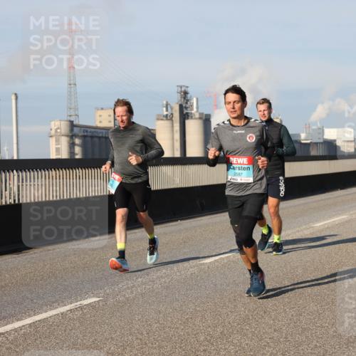 03.10.2025 - Köhlbrandbrückenlauf Lena Gebhardt http://msf.ph/oto/9126701 03.10.2025 09:46:36 Position 2 2587 meine-sportfotos.de