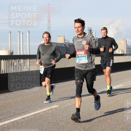 03.10.2025 - Köhlbrandbrückenlauf Lena Gebhardt http://msf.ph/oto/9126718 03.10.2025 09:46:36 Position 2 2587 meine-sportfotos.de