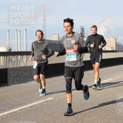 03.10.2025 - Köhlbrandbrückenlauf Lena Gebhardt http://msf.ph/oto/9126723 03.10.2025 09:46:36 Position 2 2587 meine-sportfotos.de