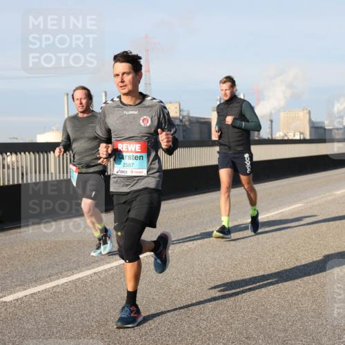 03.10.2025 - Köhlbrandbrückenlauf Lena Gebhardt http://msf.ph/oto/9126728 03.10.2025 09:46:36 Position 2 2587 meine-sportfotos.de