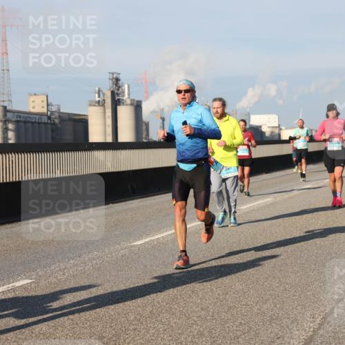 03.10.2025 - Köhlbrandbrückenlauf Lena Gebhardt http://msf.ph/oto/9126757 03.10.2025 09:46:38 Position 2  meine-sportfotos.de