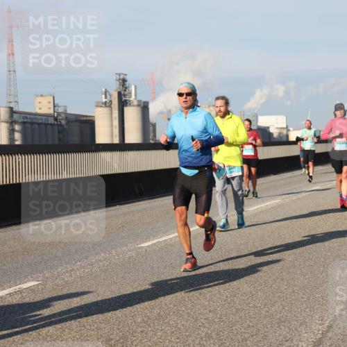 03.10.2025 - Köhlbrandbrückenlauf Lena Gebhardt http://msf.ph/oto/9126761 03.10.2025 09:46:38 Position 2  meine-sportfotos.de