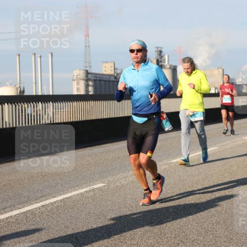 03.10.2025 - Köhlbrandbrückenlauf Lena Gebhardt http://msf.ph/oto/9126783 03.10.2025 09:46:38 Position 2  meine-sportfotos.de