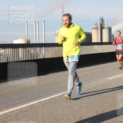 03.10.2025 - Köhlbrandbrückenlauf Lena Gebhardt http://msf.ph/oto/9126814 03.10.2025 09:46:39 Position 2 3444 meine-sportfotos.de