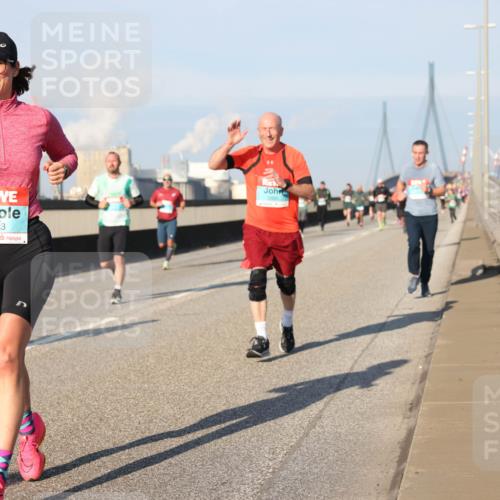 03.10.2025 - Köhlbrandbrückenlauf Lena Gebhardt http://msf.ph/oto/9126850 03.10.2025 09:46:41 Position 2 1123, 3305 meine-sportfotos.de