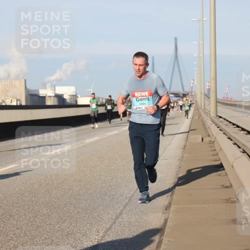 03.10.2025 - Köhlbrandbrückenlauf Lena Gebhardt http://msf.ph/oto/9126903 03.10.2025 09:46:43 Position 2 3404 meine-sportfotos.de