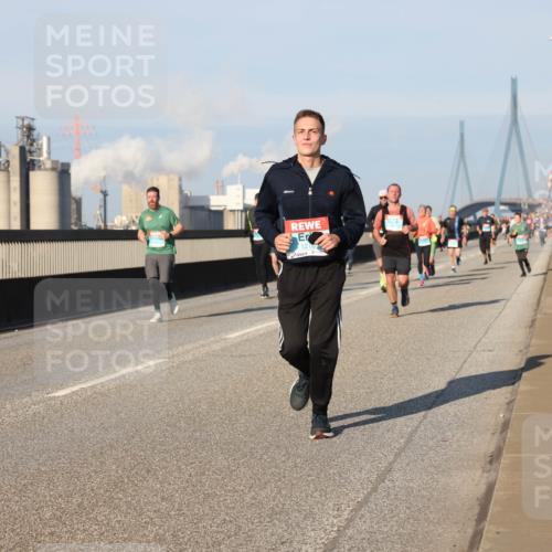03.10.2025 - Köhlbrandbrückenlauf Lena Gebhardt http://msf.ph/oto/9126957 03.10.2025 09:46:48 Position 2 1218 meine-sportfotos.de