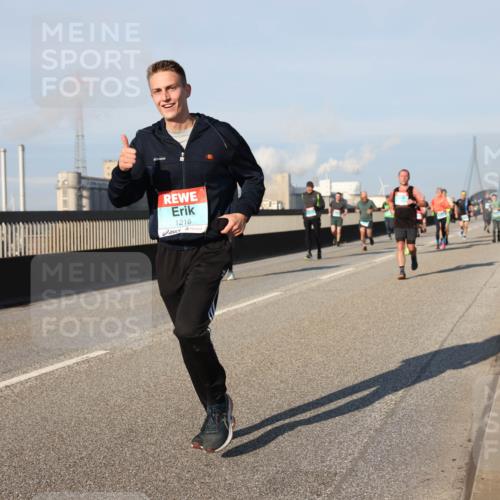 03.10.2025 - Köhlbrandbrückenlauf Lena Gebhardt http://msf.ph/oto/9127005 03.10.2025 09:46:50 Position 2 1216 meine-sportfotos.de