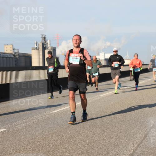 03.10.2025 - Köhlbrandbrückenlauf Lena Gebhardt http://msf.ph/oto/9127036 03.10.2025 09:46:52 Position 2 12742 meine-sportfotos.de