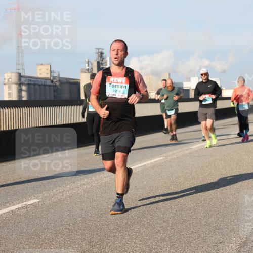 03.10.2025 - Köhlbrandbrückenlauf Lena Gebhardt http://msf.ph/oto/9127049 03.10.2025 09:46:52 Position 2 1274 meine-sportfotos.de