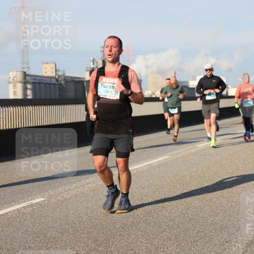 03.10.2025 - Köhlbrandbrückenlauf Lena Gebhardt http://msf.ph/oto/9127056 03.10.2025 09:46:52 Position 2 1274 meine-sportfotos.de