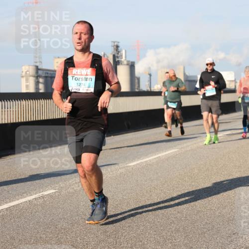 03.10.2025 - Köhlbrandbrückenlauf Lena Gebhardt http://msf.ph/oto/9127061 03.10.2025 09:46:53 Position 2 1274 meine-sportfotos.de