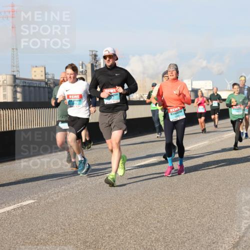 03.10.2025 - Köhlbrandbrückenlauf Lena Gebhardt http://msf.ph/oto/9127092 03.10.2025 09:46:55 Position 2 1595 meine-sportfotos.de