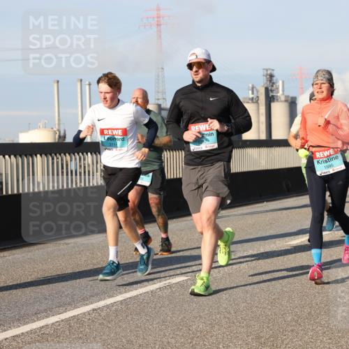 03.10.2025 - Köhlbrandbrückenlauf Lena Gebhardt http://msf.ph/oto/9127112 03.10.2025 09:46:55 Position 2 3111, 1595 meine-sportfotos.de