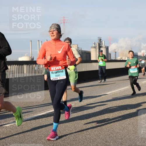 03.10.2025 - Köhlbrandbrückenlauf Lena Gebhardt http://msf.ph/oto/9127130 03.10.2025 09:46:56 Position 2 1207, 1595 meine-sportfotos.de