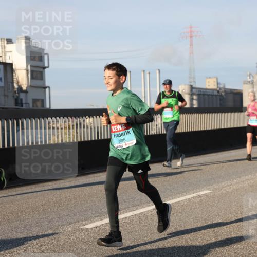 03.10.2025 - Köhlbrandbrückenlauf Lena Gebhardt http://msf.ph/oto/9127163 03.10.2025 09:46:58 Position 2 3498 meine-sportfotos.de